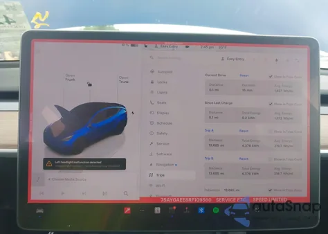 2024 Tesla Model Y Long Range Dual Motor All-Wheel Drive z USA, uszkodzony, nr VIN 7SAYGAEE8RF109560